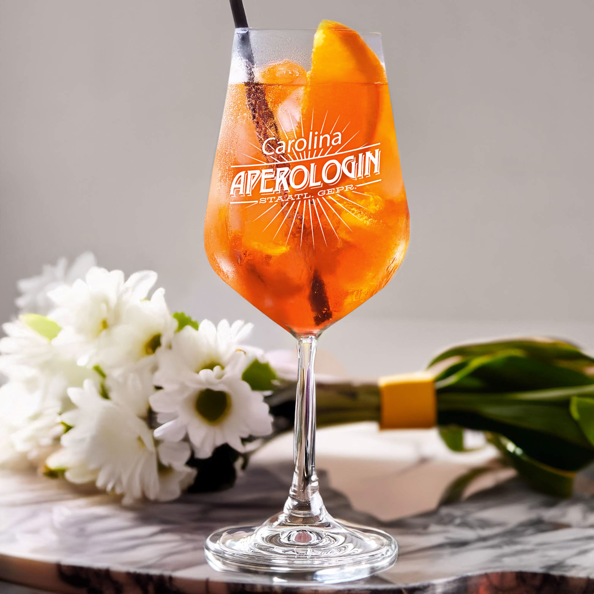 Weinglas mit Gravur - Aperologin Weinglas mit Gravur - Aperologin