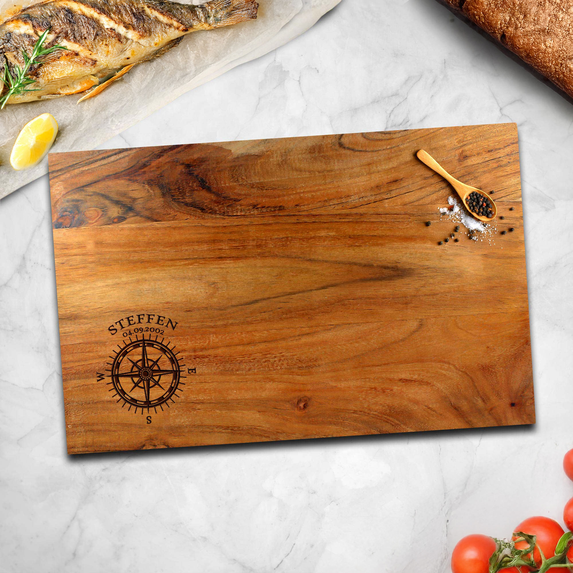Personalisierter Schneideblock mit Griffmulden - Kompass Gravur Personalisierter Schneideblock mit Griffmulden - Kompass Gravur
