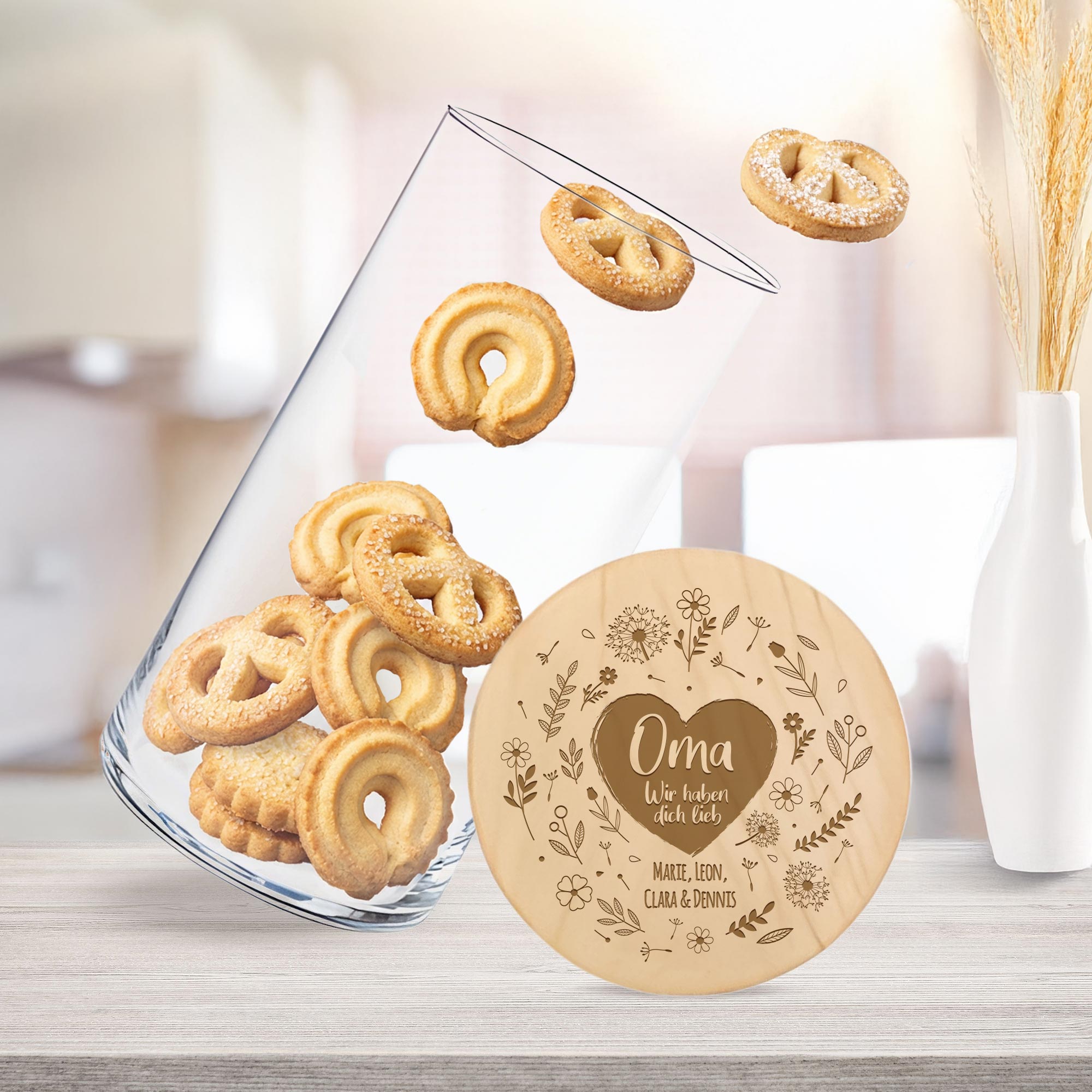 Vorratsglas mit Gravur - Blumenherz für Oma Vorratsglas mit Gravur - Blumenherz für Oma