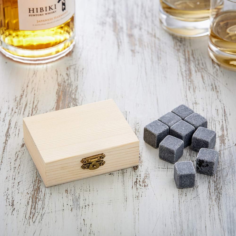 Whiskysteine in edler Holzbox